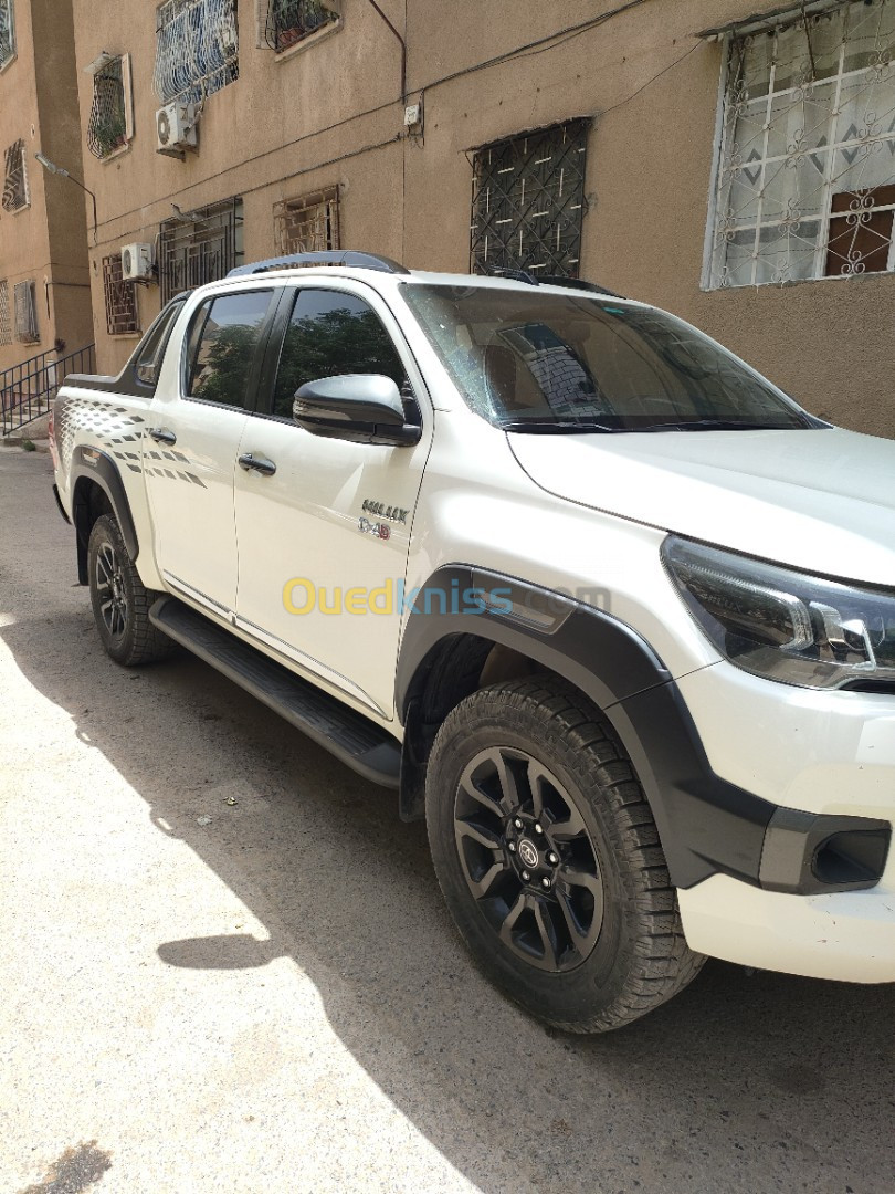 Toyota Hilux 2021 LEGEND DC 4x4 Pack Luxe Sidi Bel Abbès Algérie