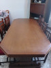 Table de salle à manger  طاولة كبيرة 