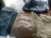 vends 2 pantalons jeans levis et 2 pantalons classique