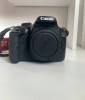 Canon 1300D + Objectif Canon 18-55 mm + Chargeur d'origine Canon + Batterie Canon