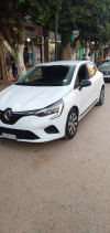 Renault Clio 2023 