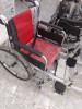 Fauteuil roulant avec frein et ceinture 