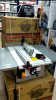 SCIE A TABLE 255MM 1800W CROWN