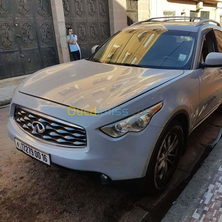 Infiniti FX 2010 