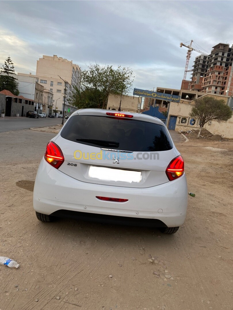 Peugeot 208 2015 