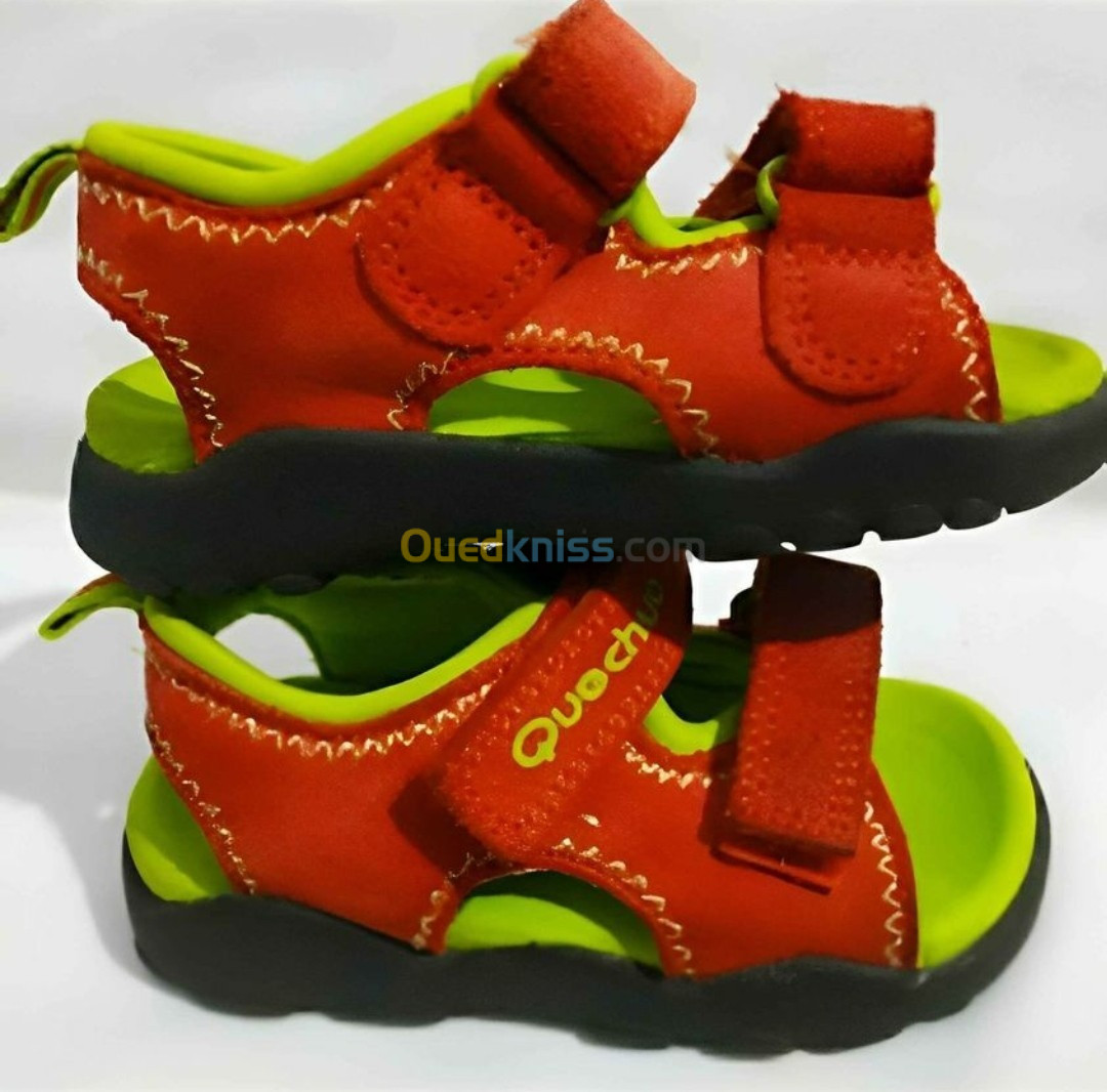 Sandale Quechua enfant original très peux portée pointure 21