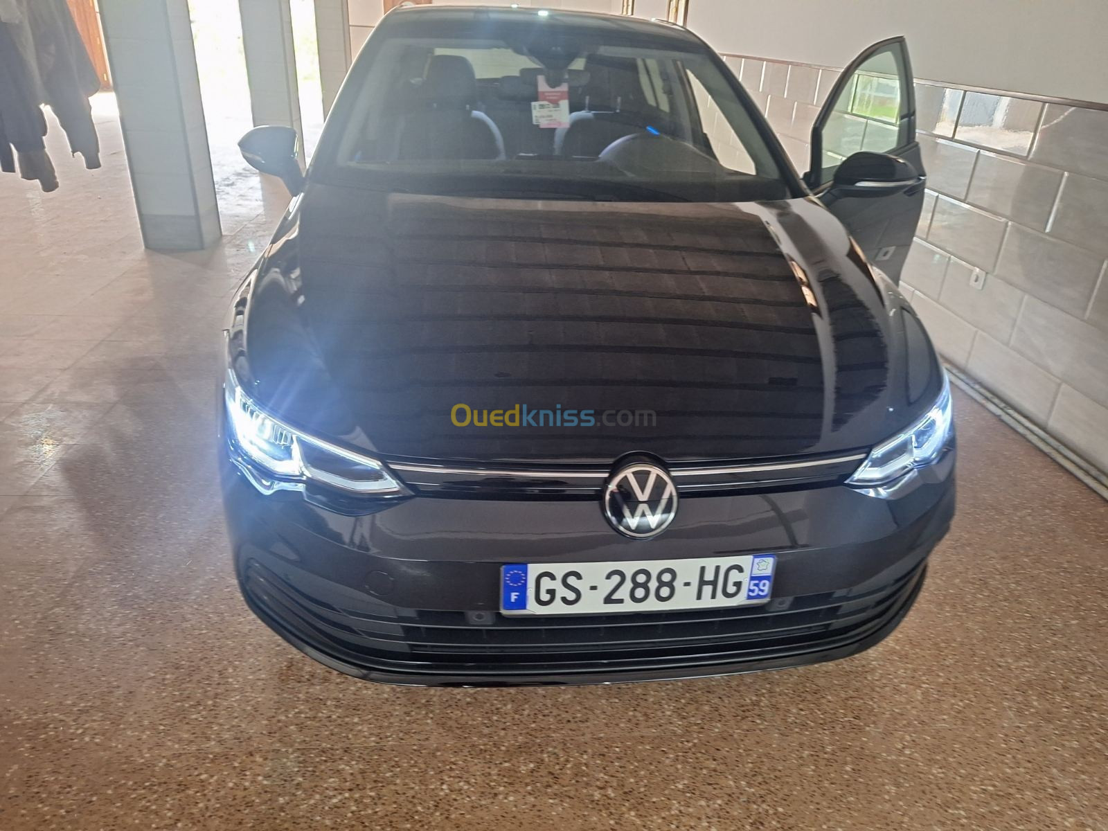 Volkswagen Série 8 2023 Active