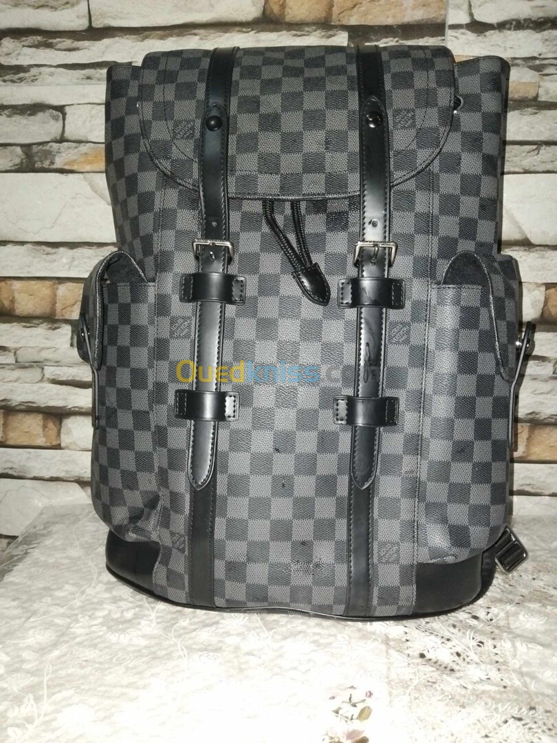 Sac à dos louis vuitton noir 