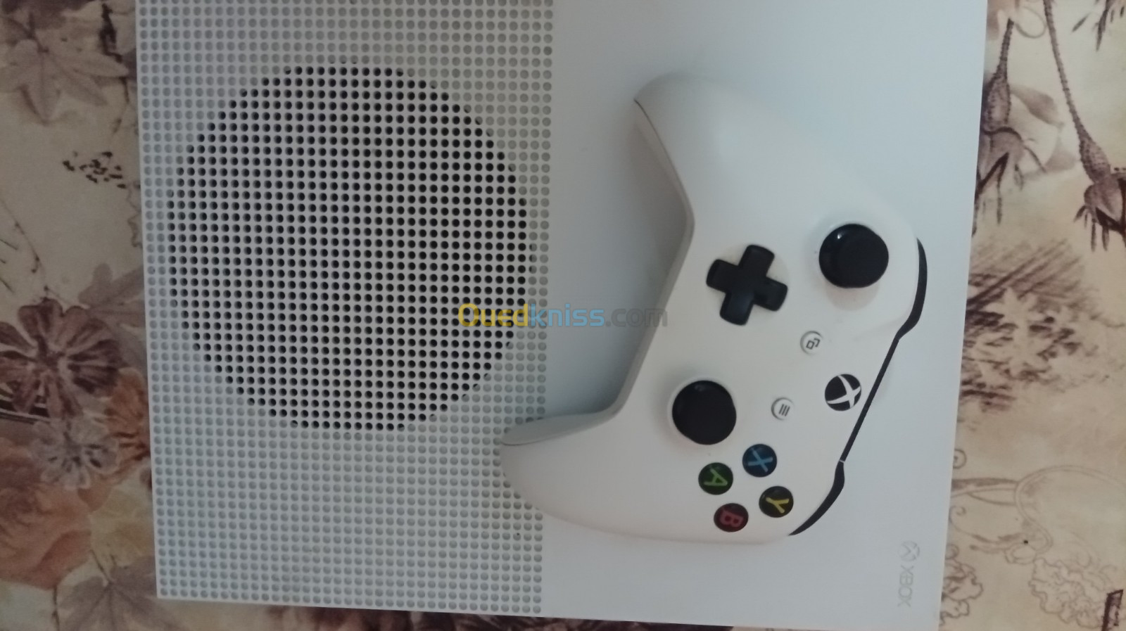 Xbox one S 1TB + Manette originale 