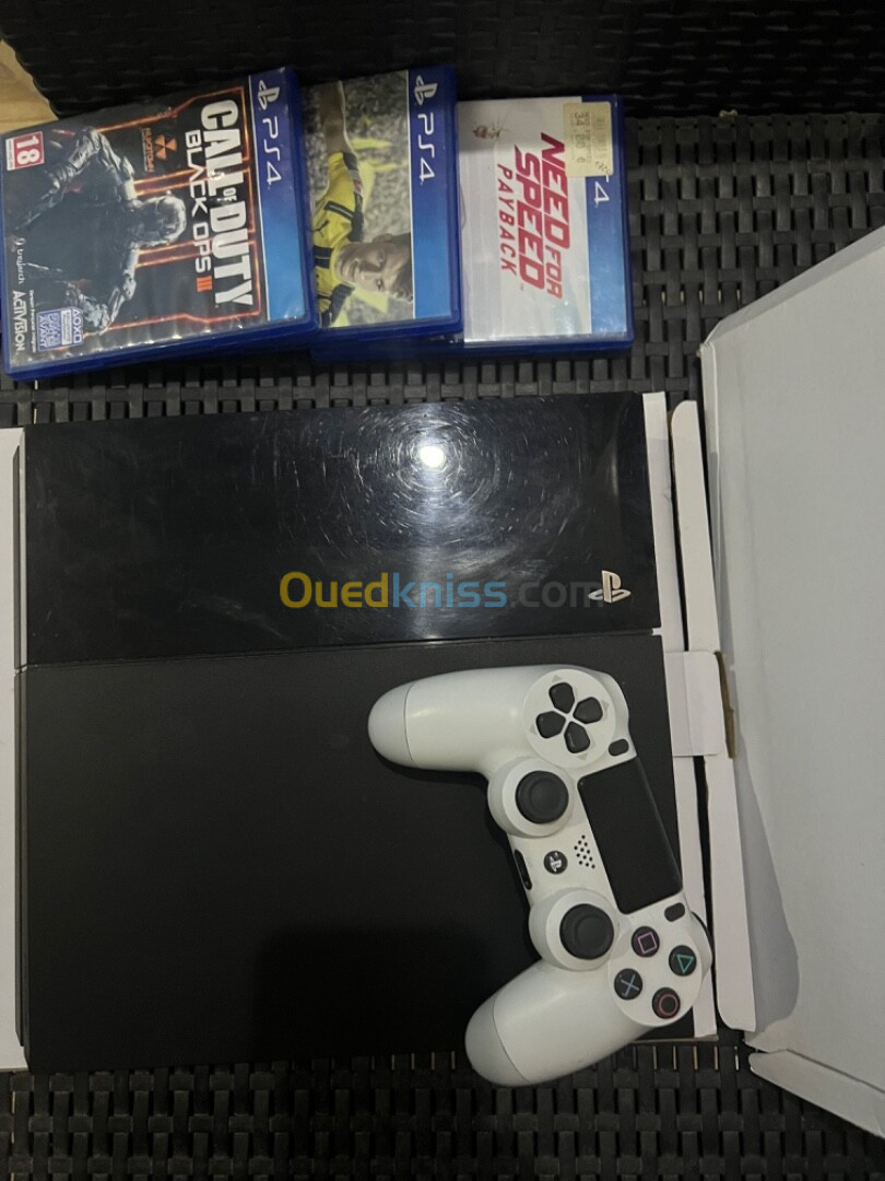 PS4 / PLAYSTATION 4 A VENDRE