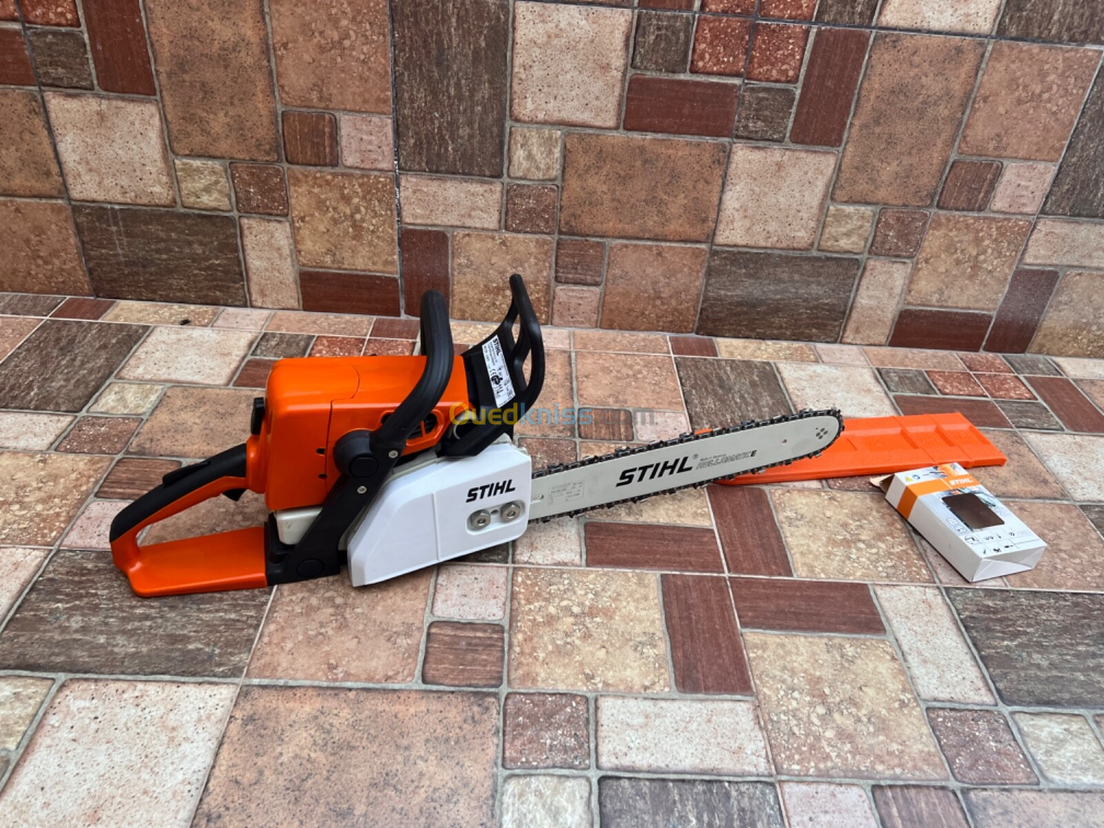 Tronçonneuse thermique-chainsaw-منشار حطب  STIHL MS250  40 cm  made in Germany