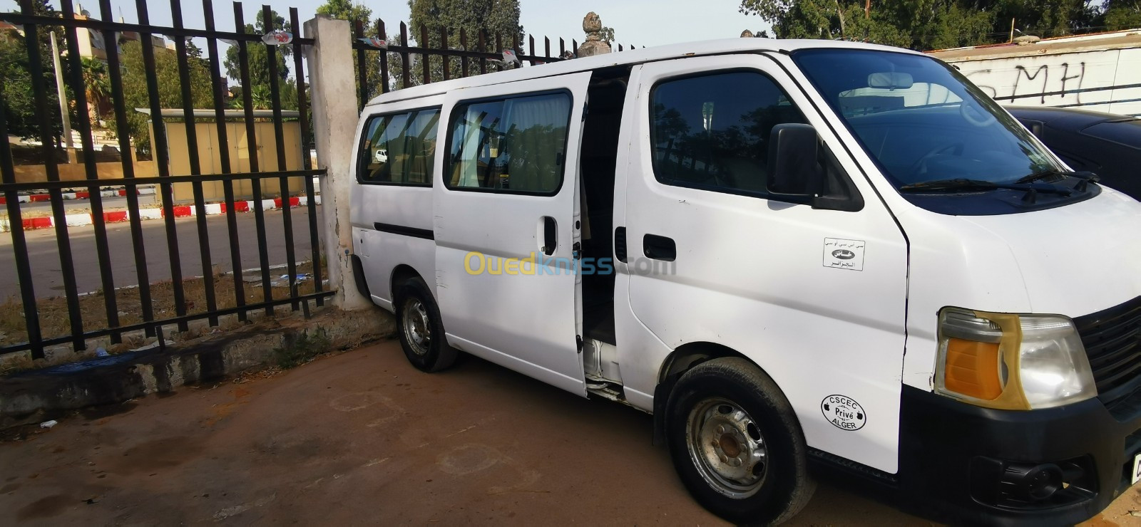 Nissan Urvan 2013 Microbus 15P