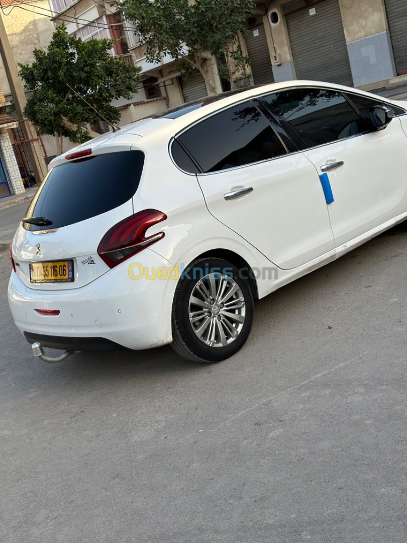 Peugeot 208 2016 Allure Facelift