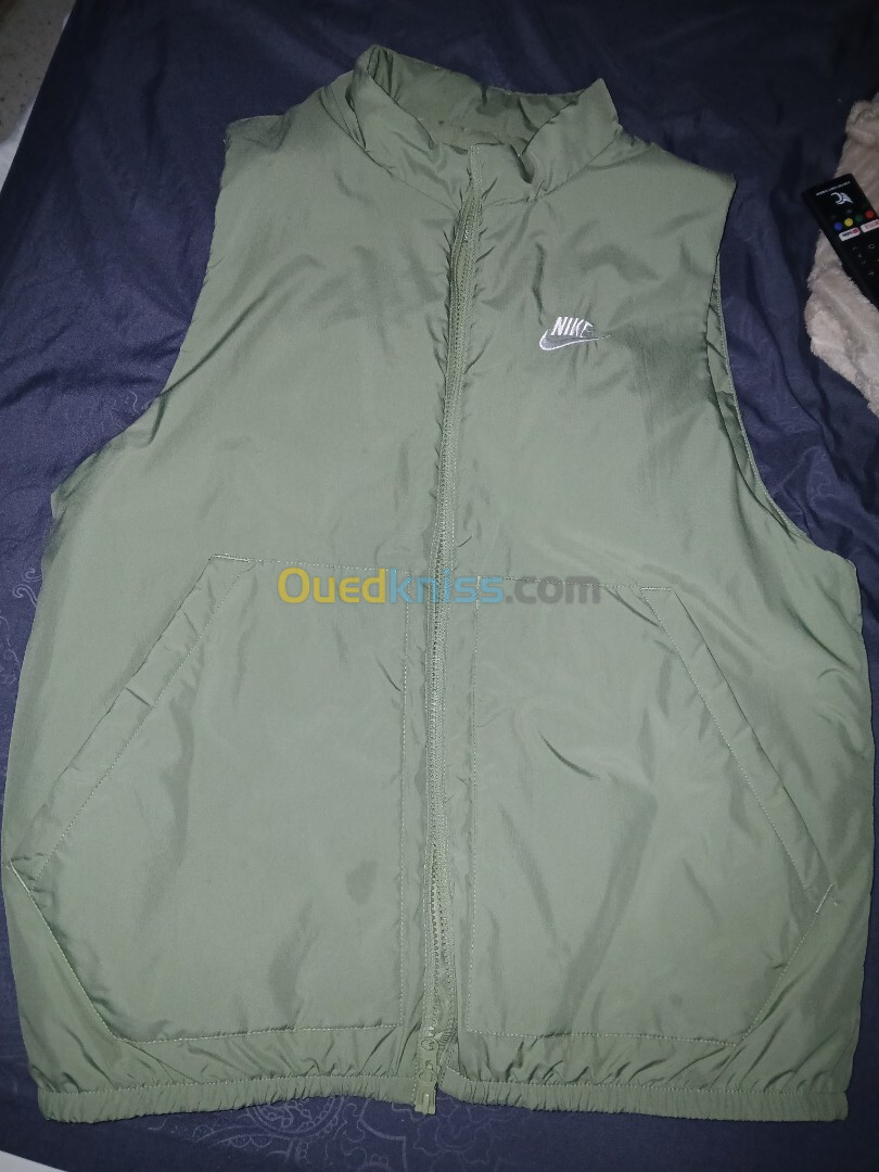 Gilet nike nuef tres bon qualite taille m original 