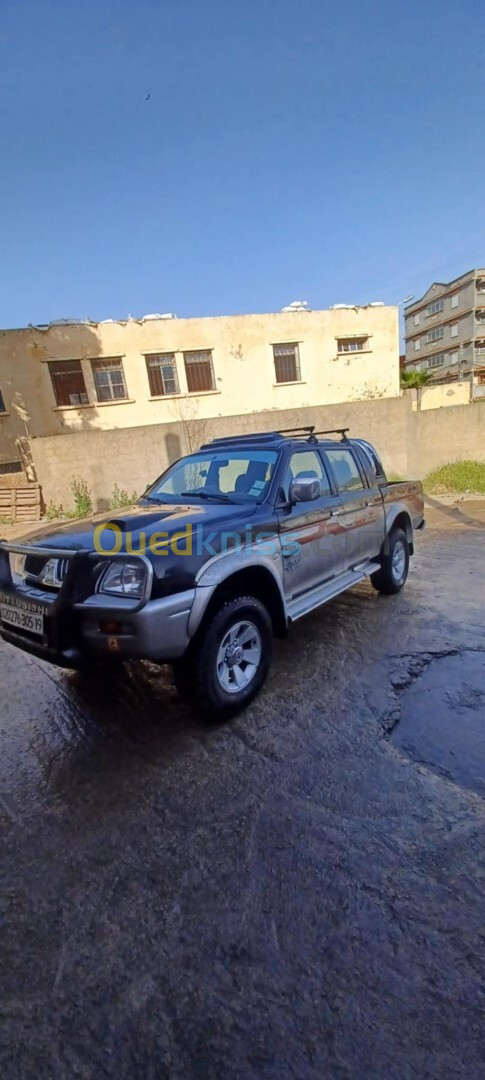 Mitsubishi L200 2005 