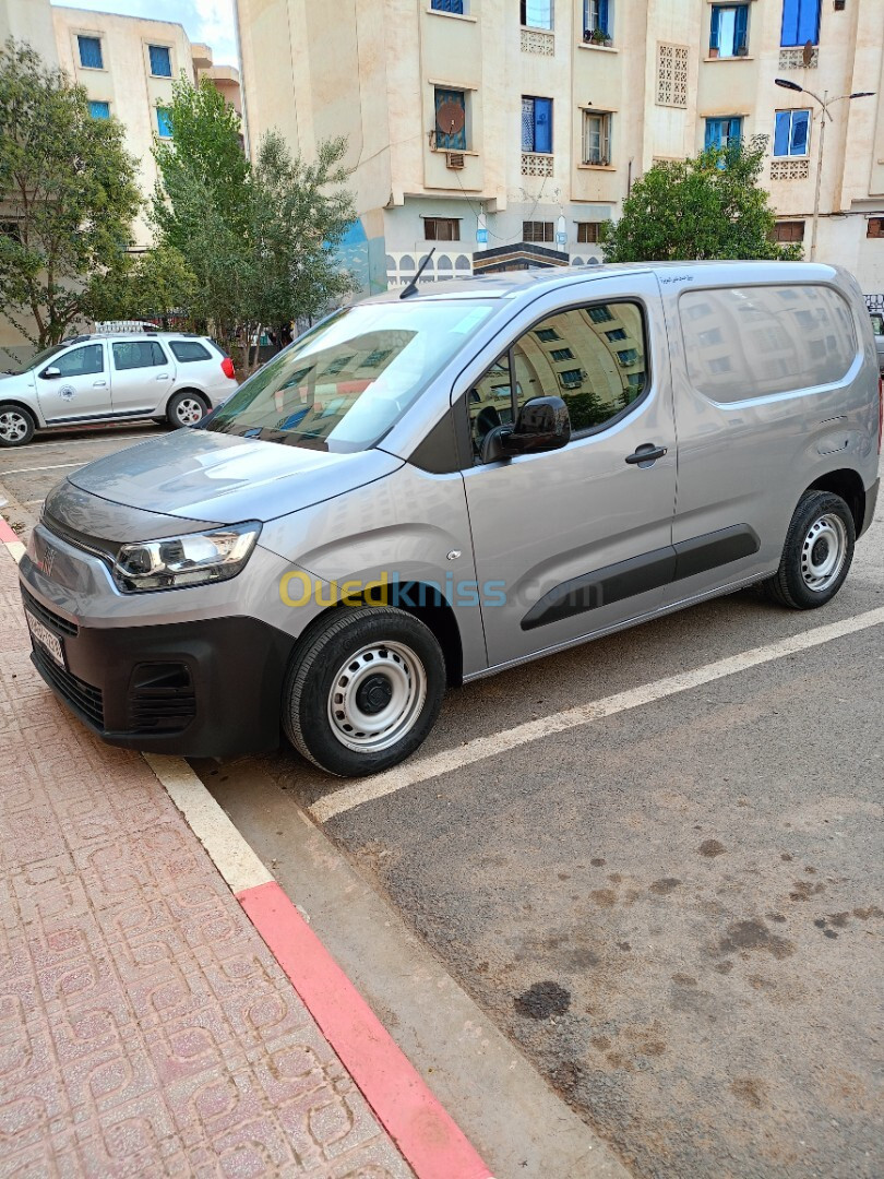 Fiat Doblo 2023 Itali