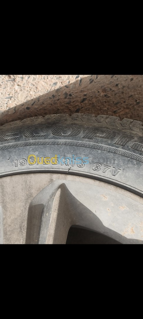 4 pneus Bridgestone d'origine 195/55 16R 87v