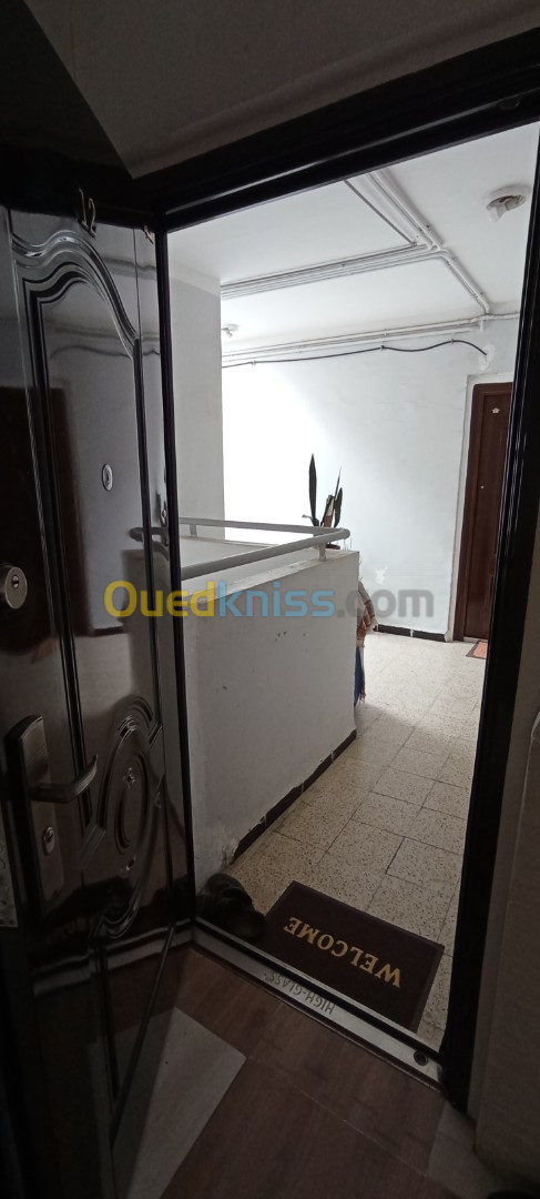 Vente Appartement F3 Alger Les eucalyptus