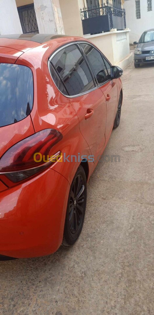 Peugeot 208 2015 Allure