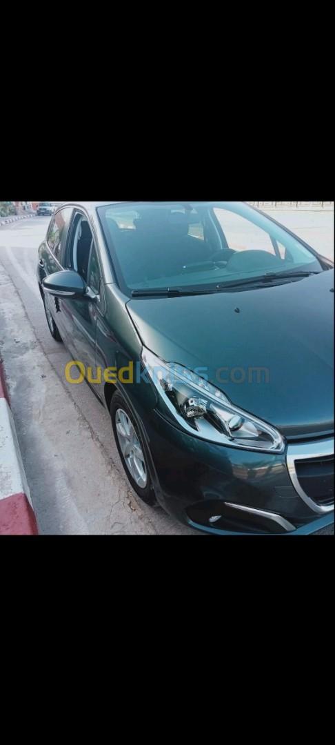 Peugeot 208 2015 208