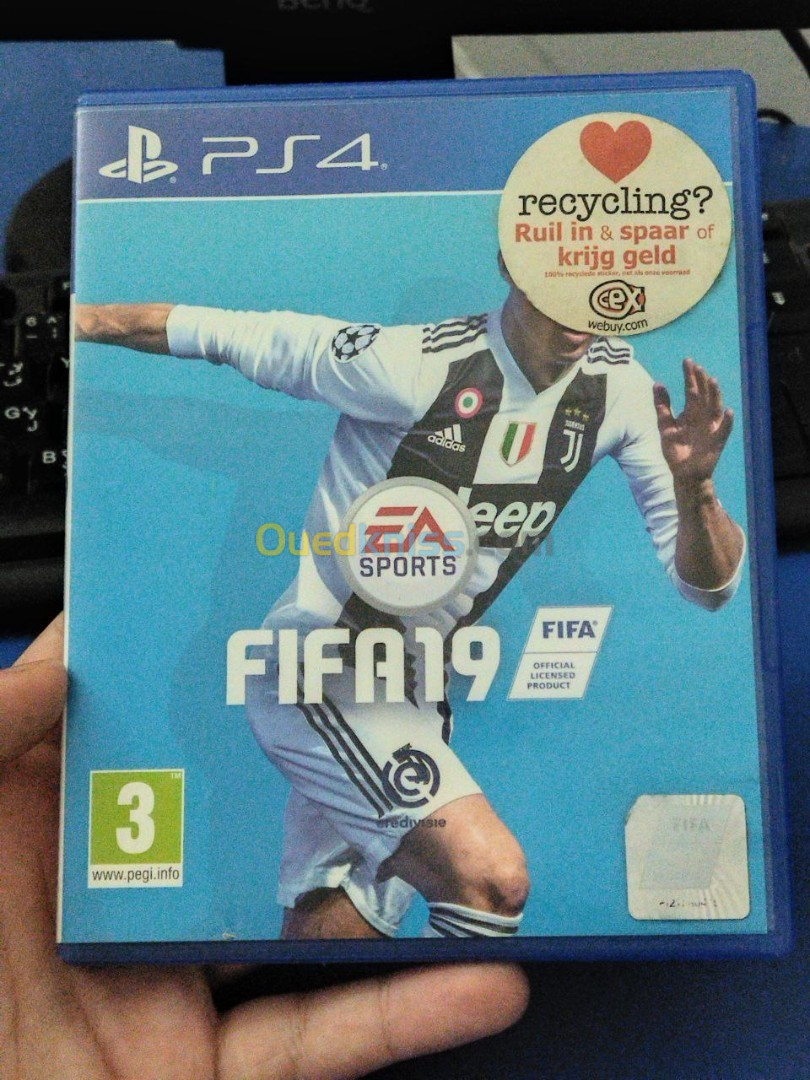 CD PS4 : FIFA19 (1200 Da) (نبيع و نبرز)