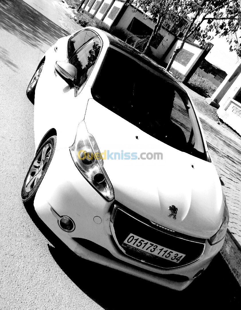 Peugeot 208 2015 Allure