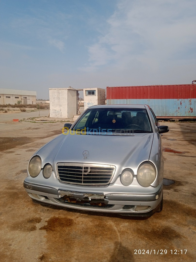 Mercedes Classe E 2001 