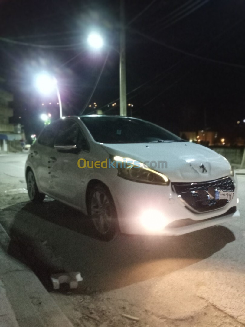 Peugeot 208 2015 Allure