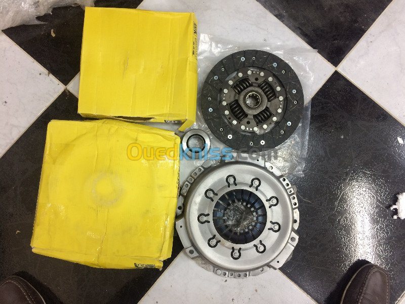 KIT EMBRAYAGE MAHINDRA SCORPIO