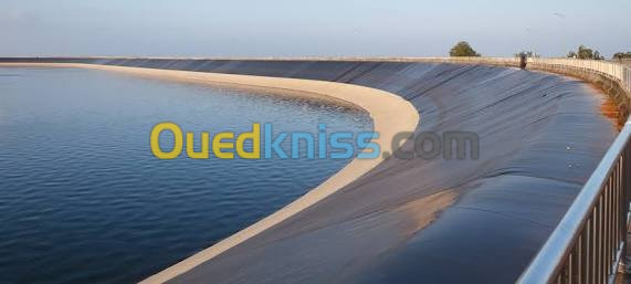 Geomembrane & geotextiles pose 