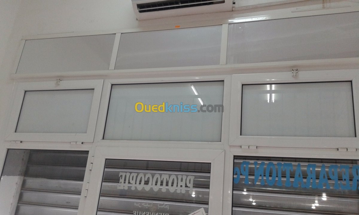 Vitrine en aluminium 