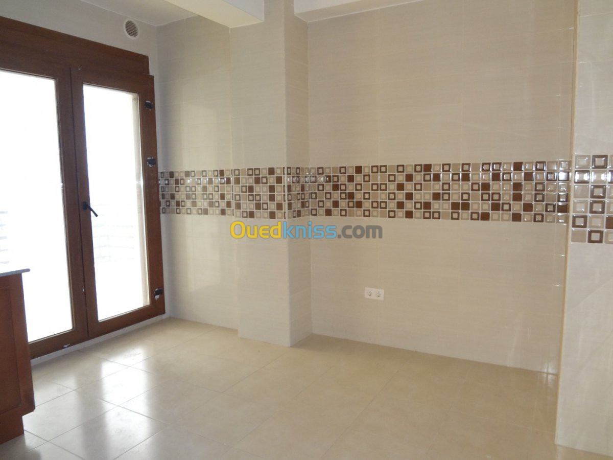 Location Appartement F4 Alger El achour