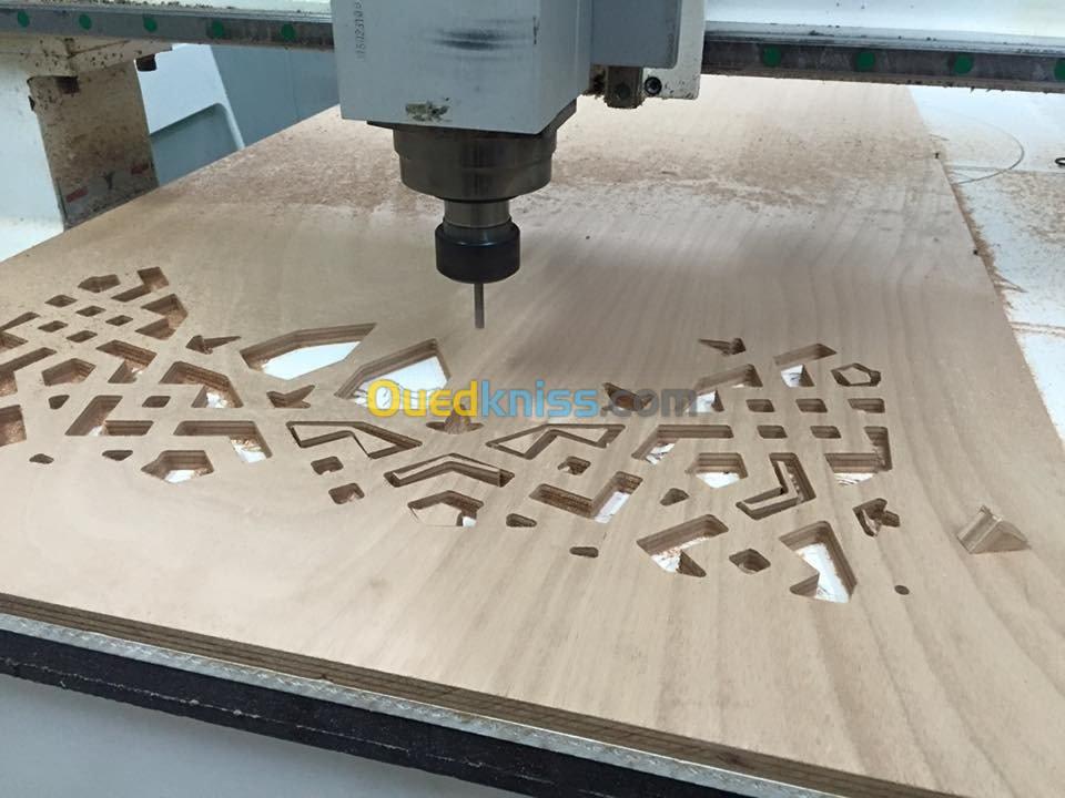 Découpe FOREX ALUCOBAND MDF PLEXIGLAS 