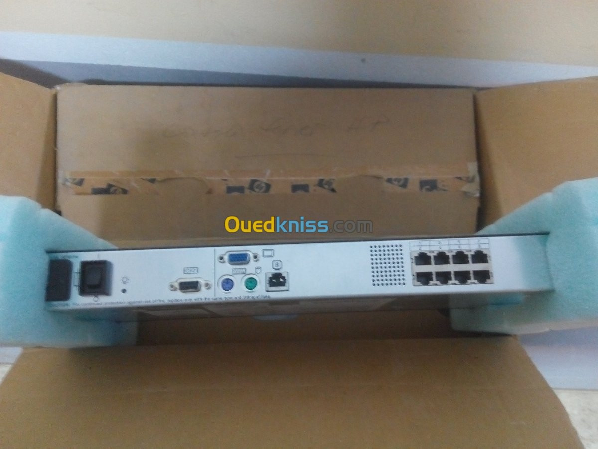 KVM SERVER CONSOLE SWITCH 8 PORT