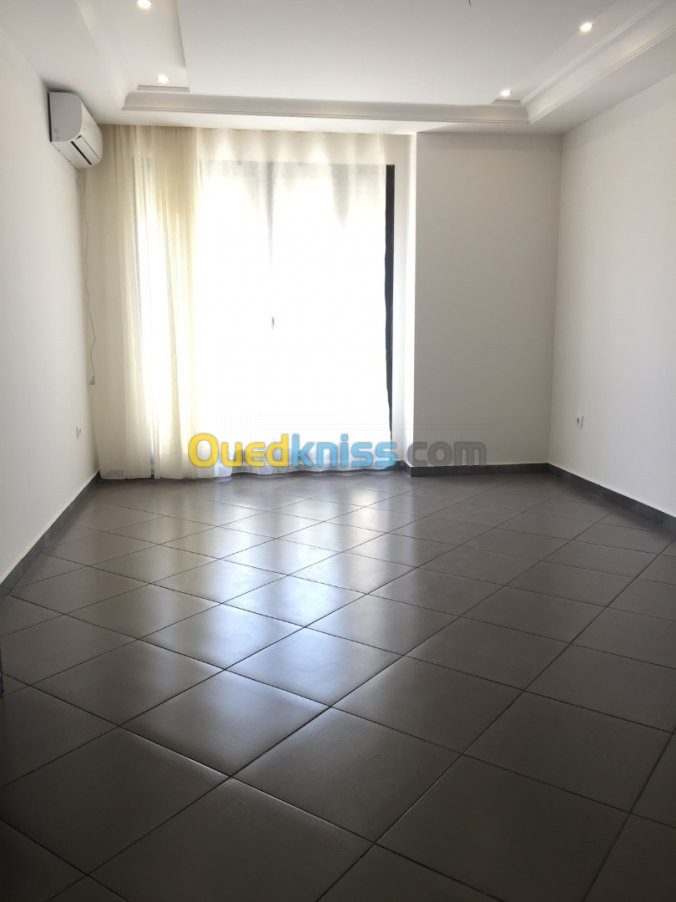 Location Appartement F4 Alger Hydra