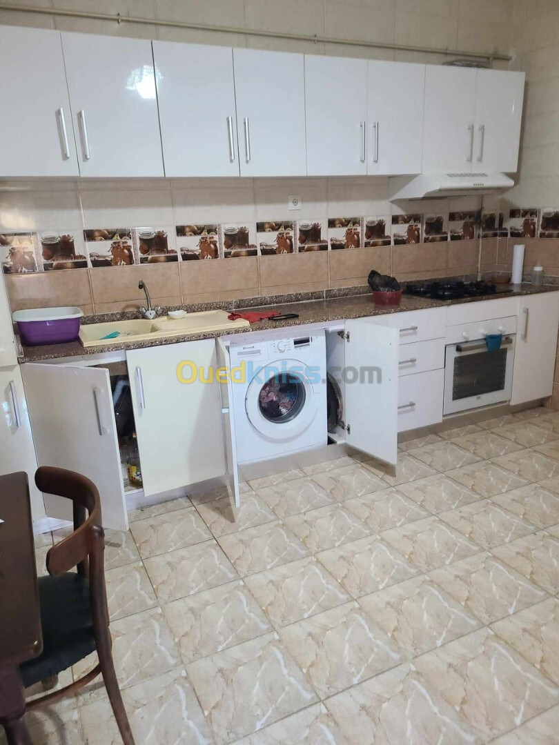 Location Appartement F4 Alger Bordj el bahri