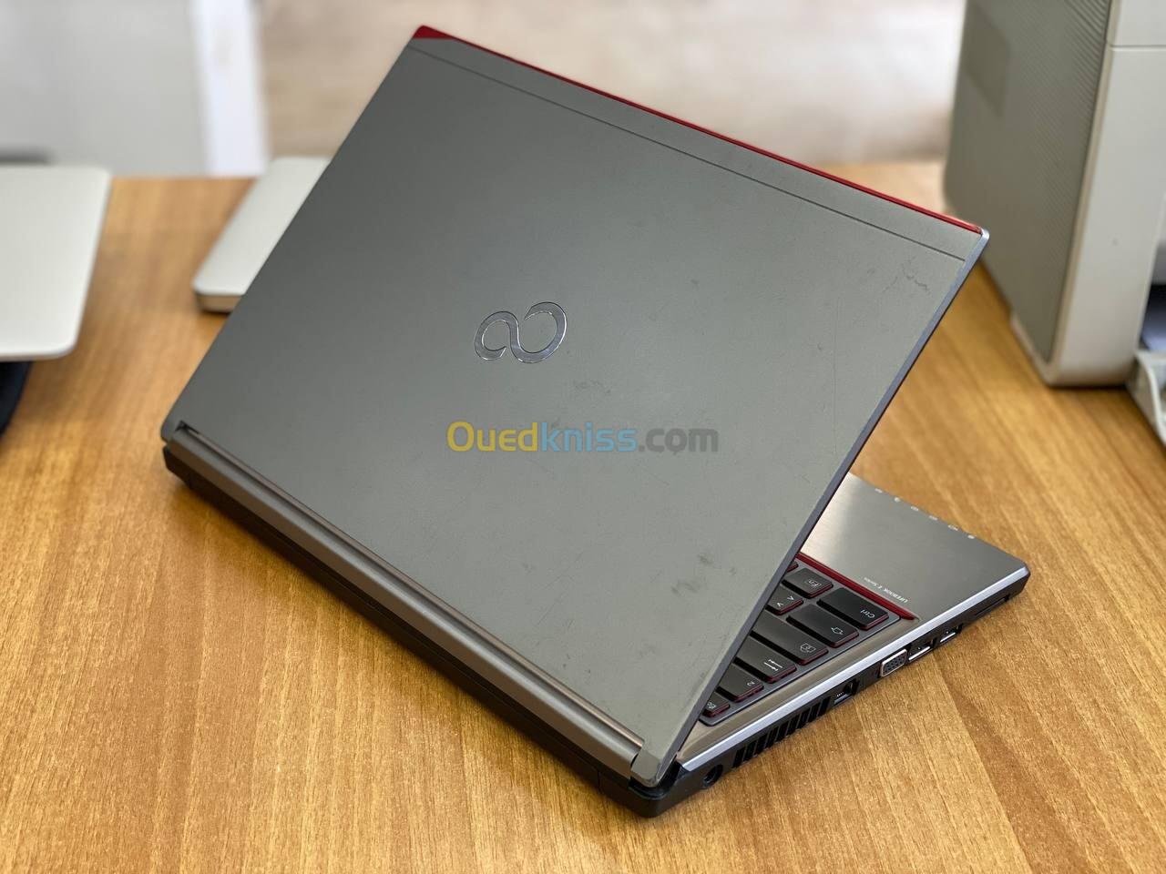 FUJITSU LIFEBOOK E736 /I5 6 EME /8G / 256 SSD/14