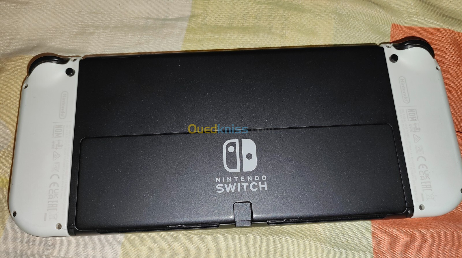 Nintendo switch oled sans accessoires 