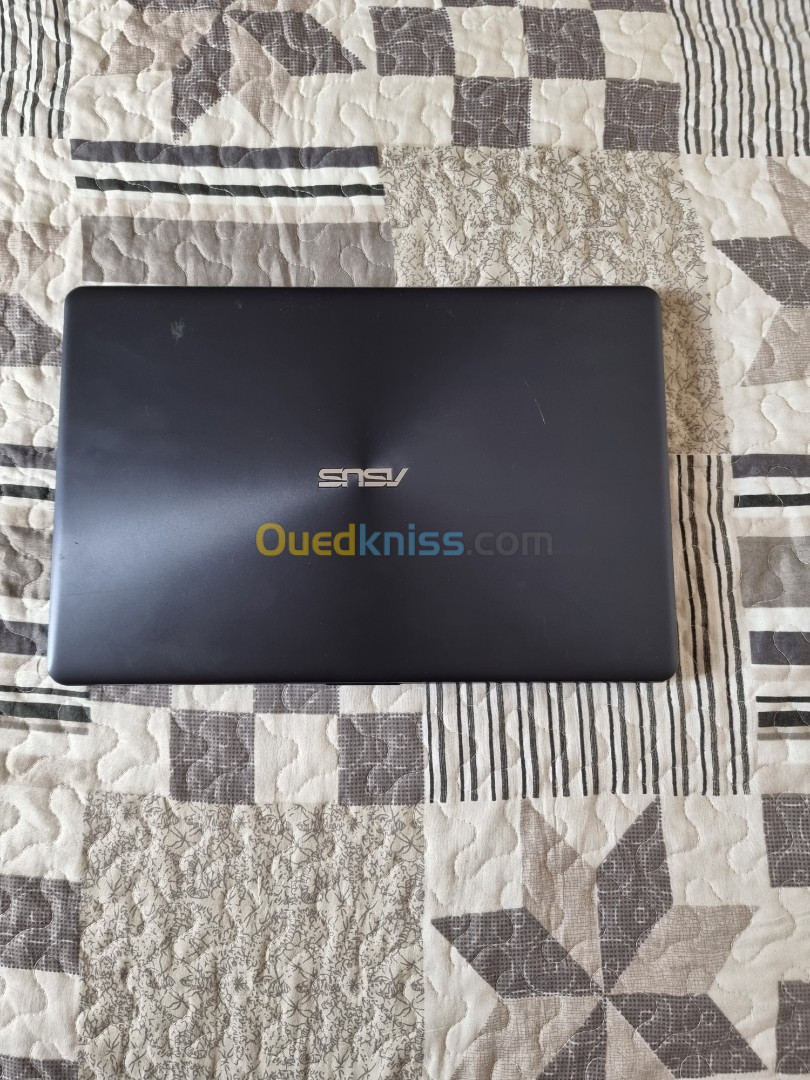 PC ASUS i5 8ème/8go/250 SSD