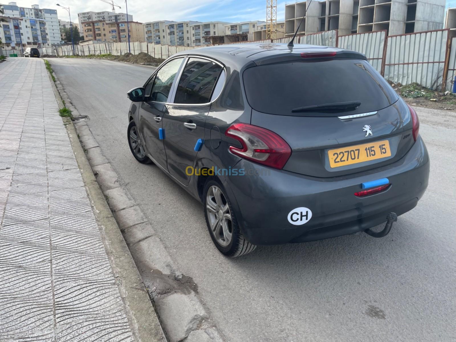 Peugeot 208 2015 Allure