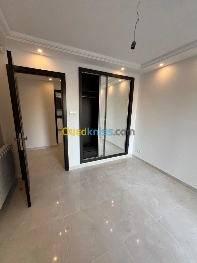 Location Appartement F4 Alger Cheraga