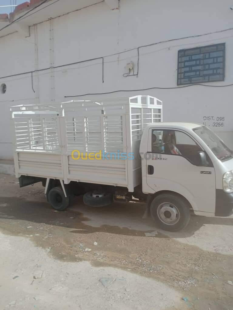 Kia K3000 2006