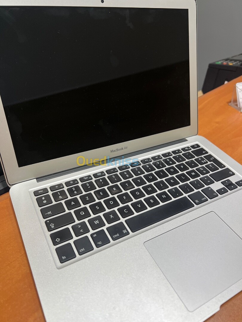 MacBook air 2016 4G i5 intel HD 1536MB