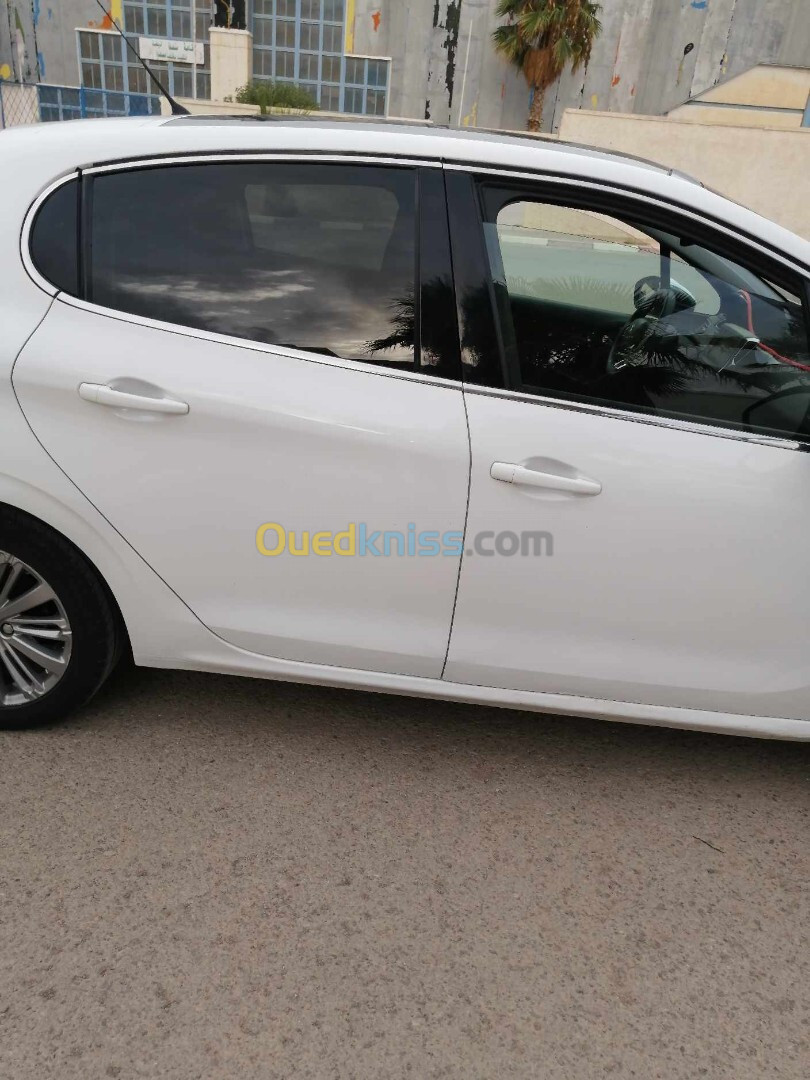 Peugeot 208 2016 Allure Facelift