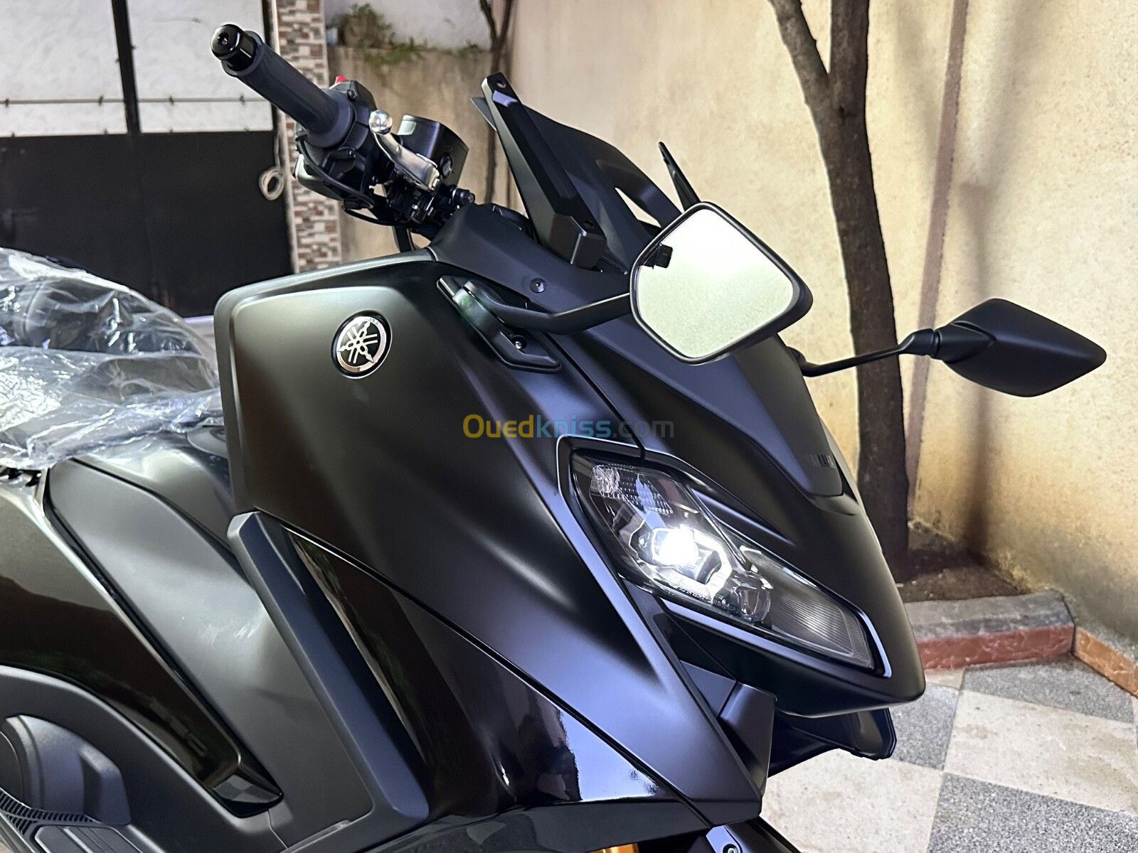 Yamaha Tmax Tech Dark 2024