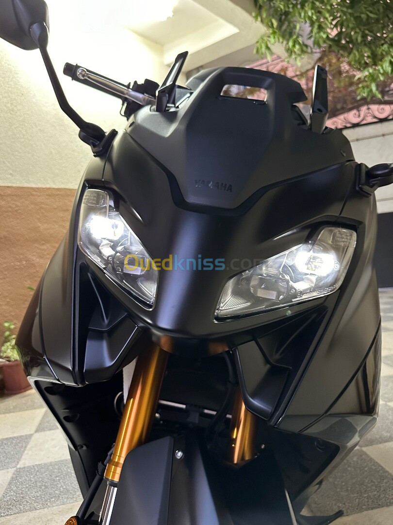 Yamaha Tmax Tech Dark 2024