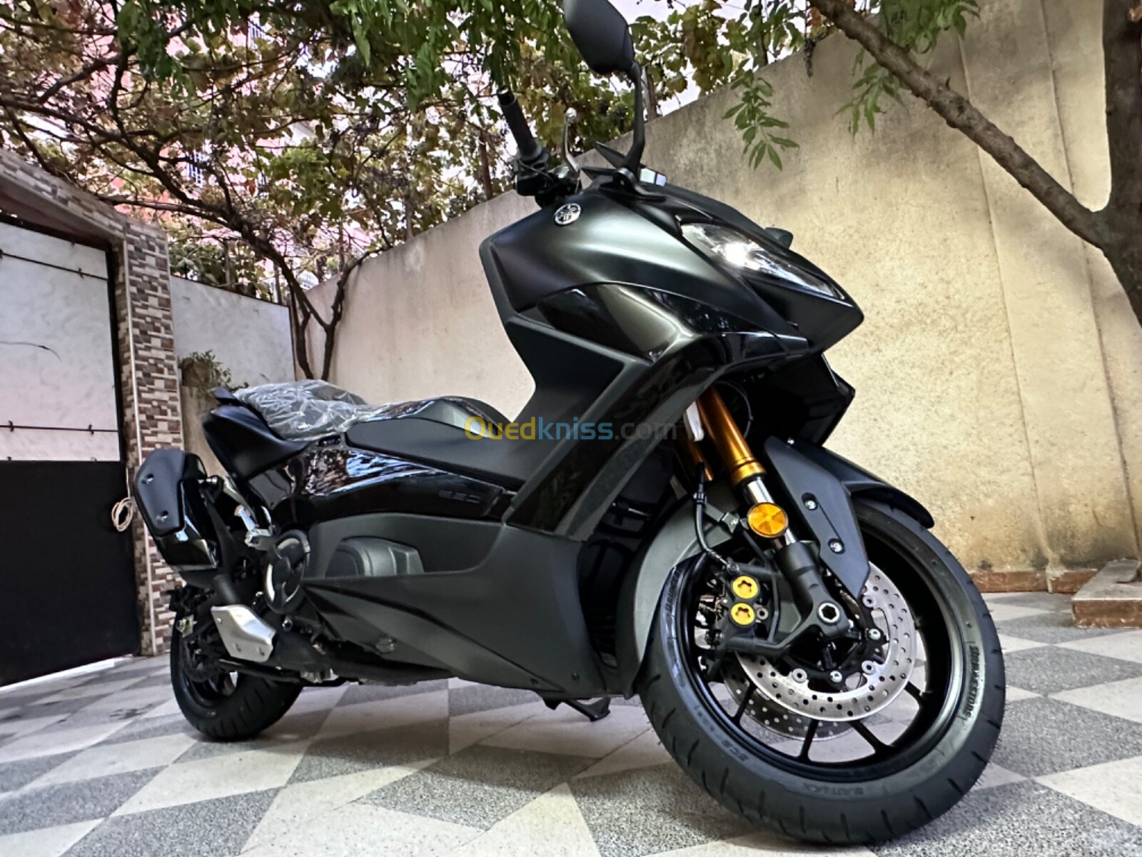 Yamaha Tmax Tech Dark 2024