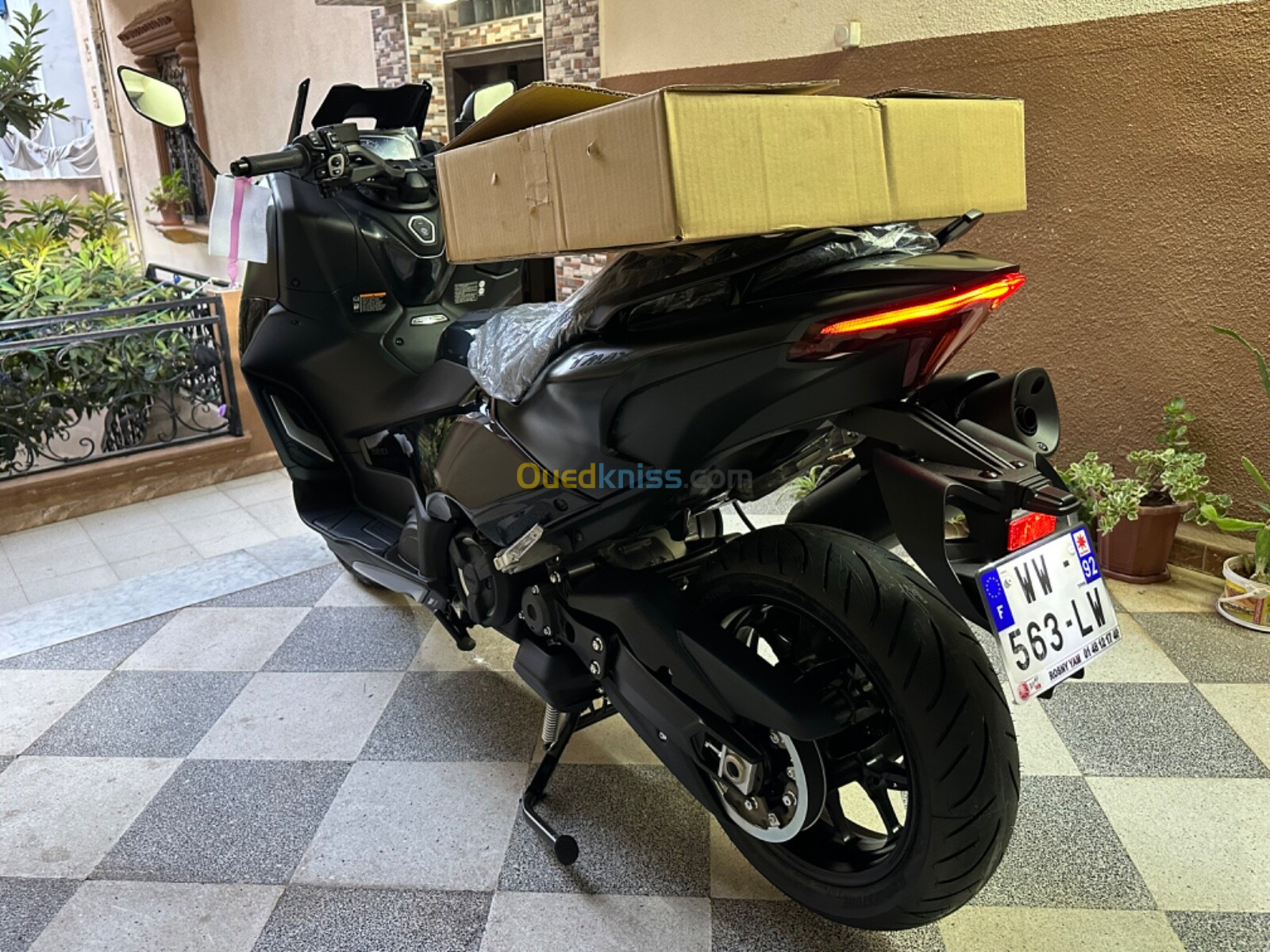 Yamaha Tmax Tech Dark 2024