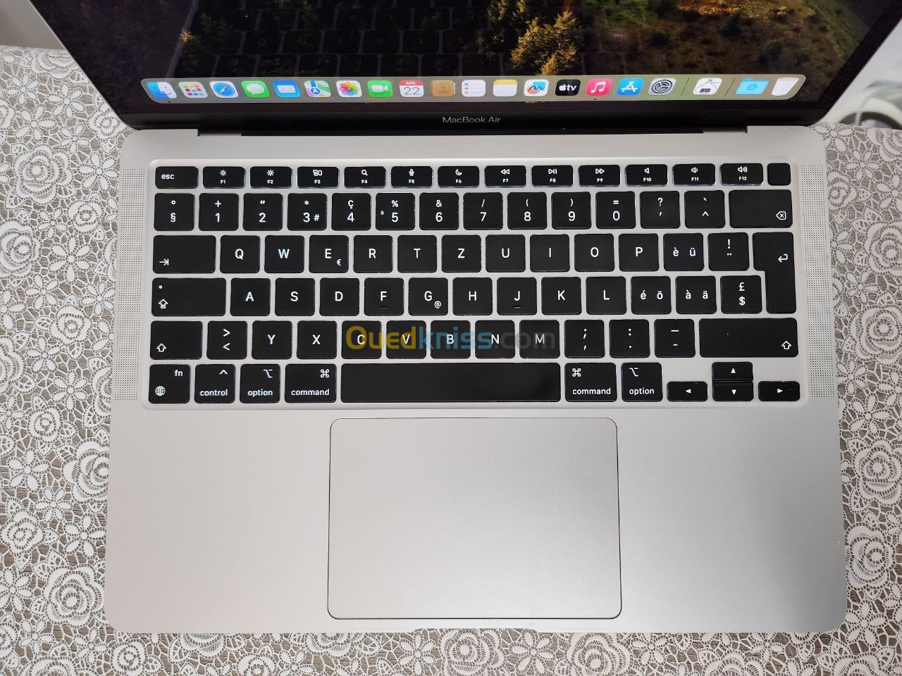 MacBook air M1 8/512 cycle 76