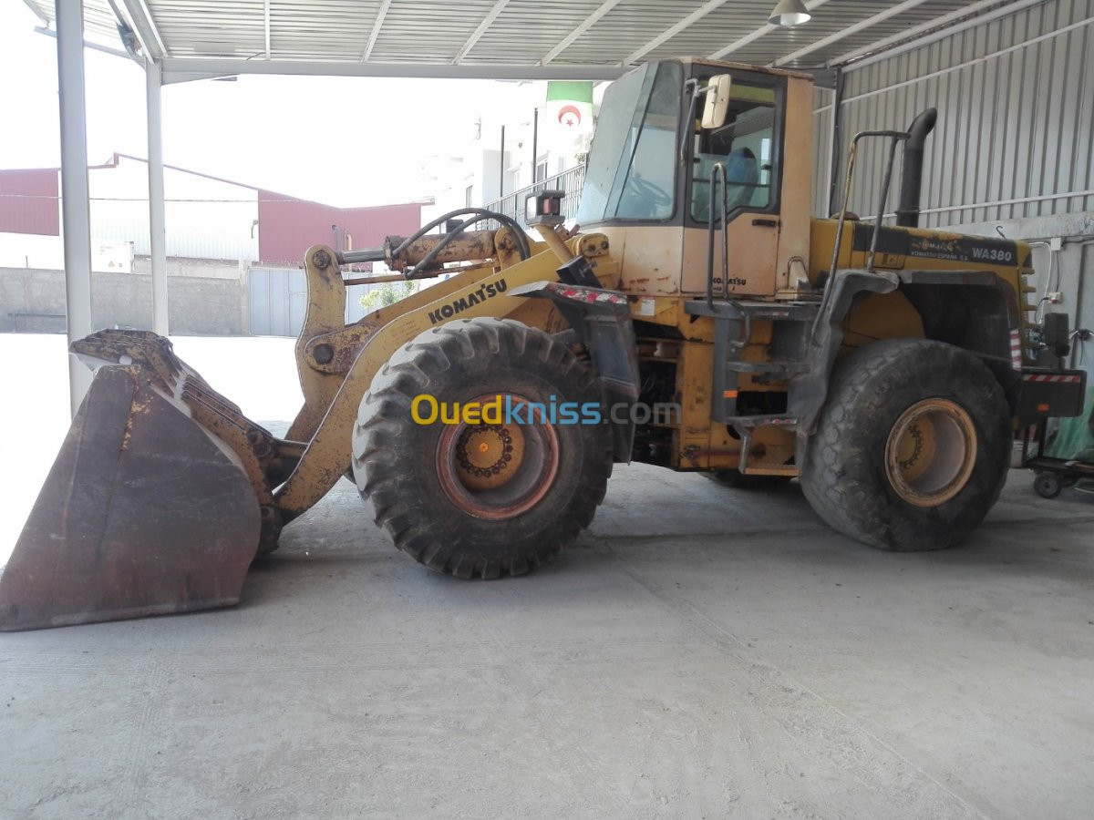 LOCATION Chargeur 380 KOMATSU